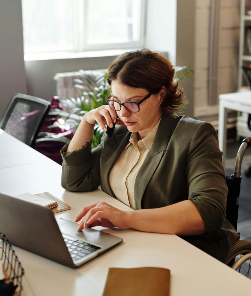 vrouw aan telefoon expert wp
